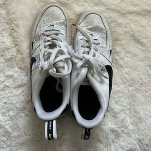 White and Black Nike Airforce 1’s